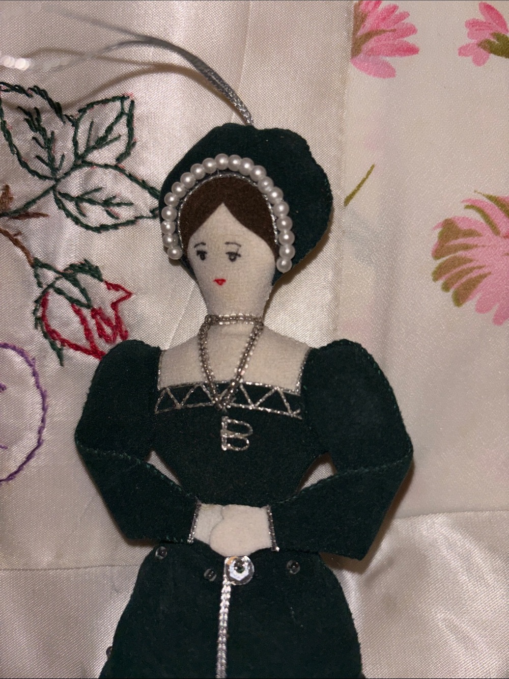 Vintage St Nicolas Anne Boleyn Ornament! - Picture 2 of 3